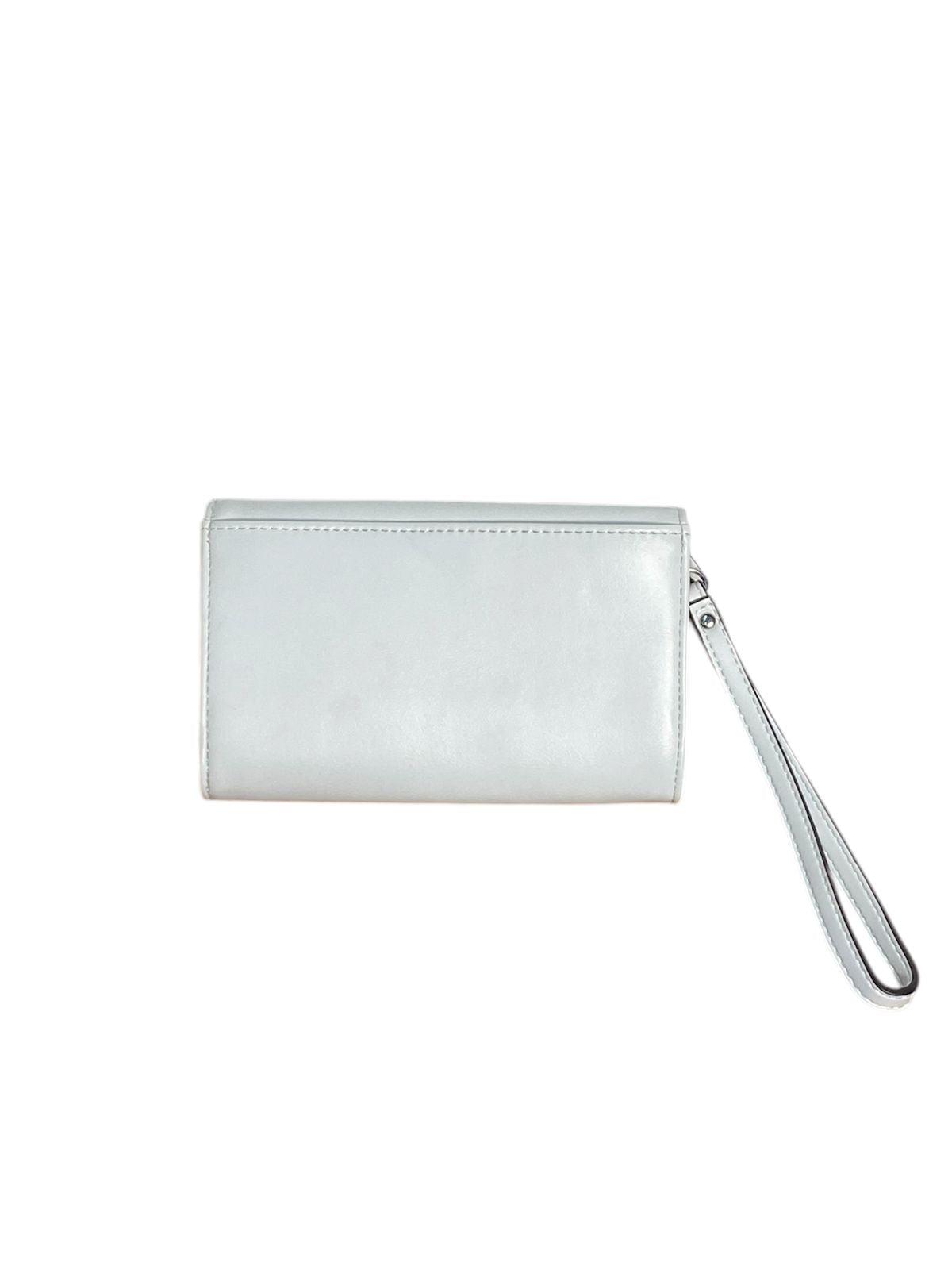 Cartera Clutch GUESS con Asa de Muñeca – Elegancia y Libertad