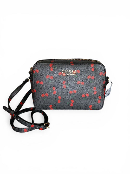 Crossbody Guess con Estampado de Cerezas – Elegancia Divertida y Versátil