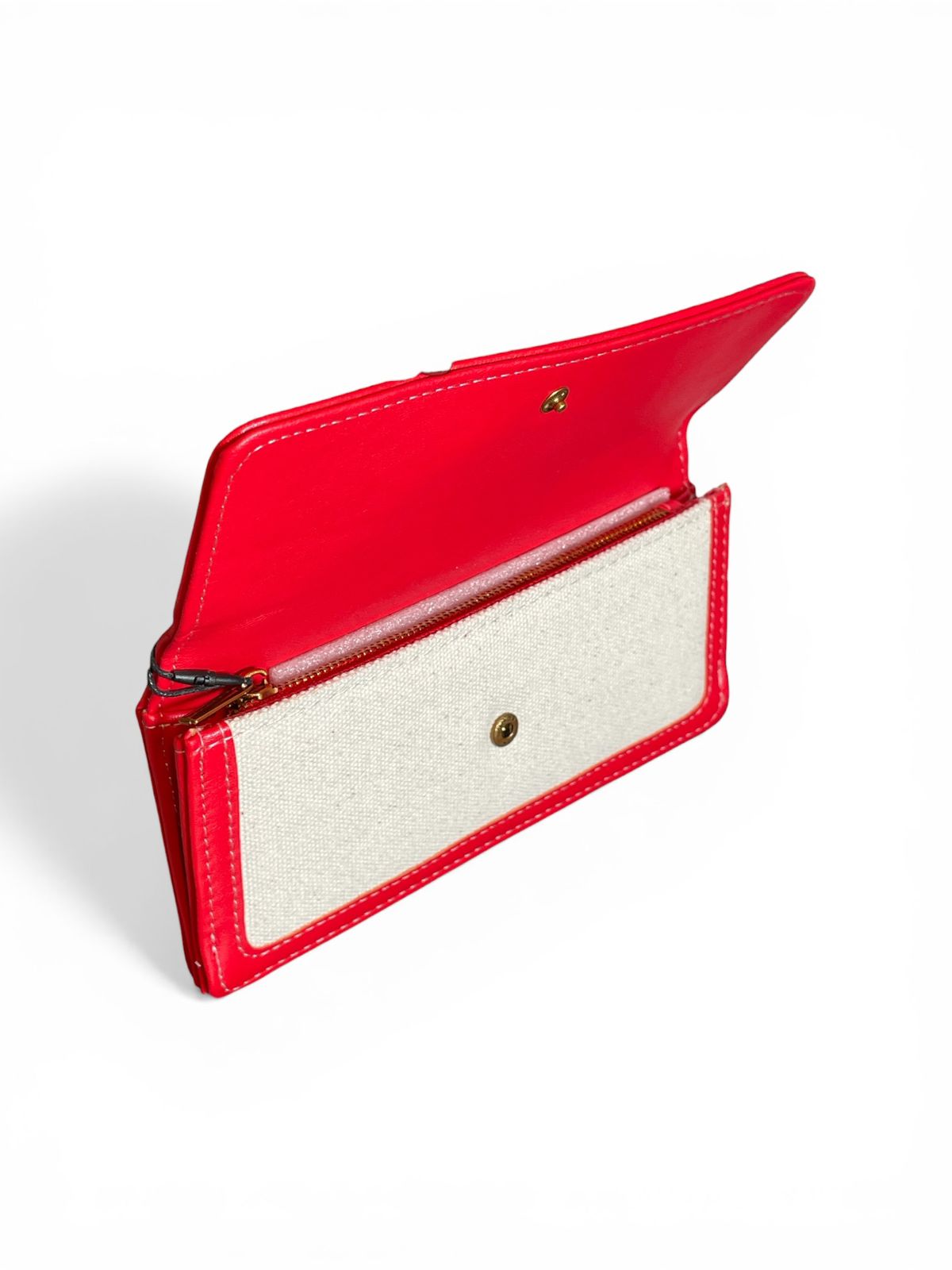 Cartera Steve Madden Bordado de Cerezas – Diseño Chic y Funcional
