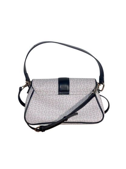 Bolso Baguette GUESS  – Chic Minimalista y Versátil