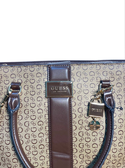 Bolso Tote Guess: Elegancia Atemporal con Contraste Moderno