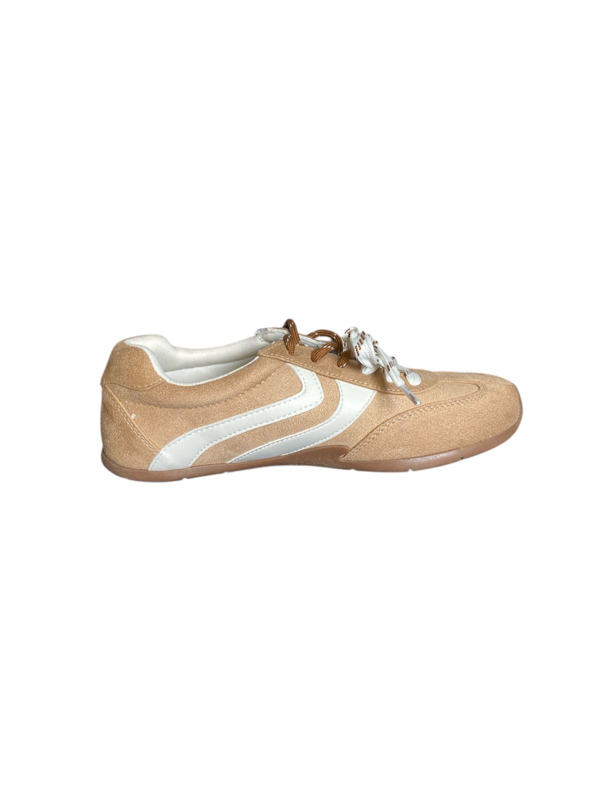 Tenis Steve Madden "Retro-Vibe" – Camel y blanco DAMA